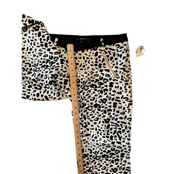 Forever 21 Ankle Pant Women's Size L White Leopard Straight Leg Mid-Rise Cotton - Picture 3 of 6